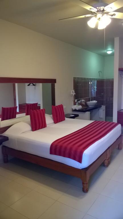 Auto Hotel Paraíso Inn Palenque Quarto foto