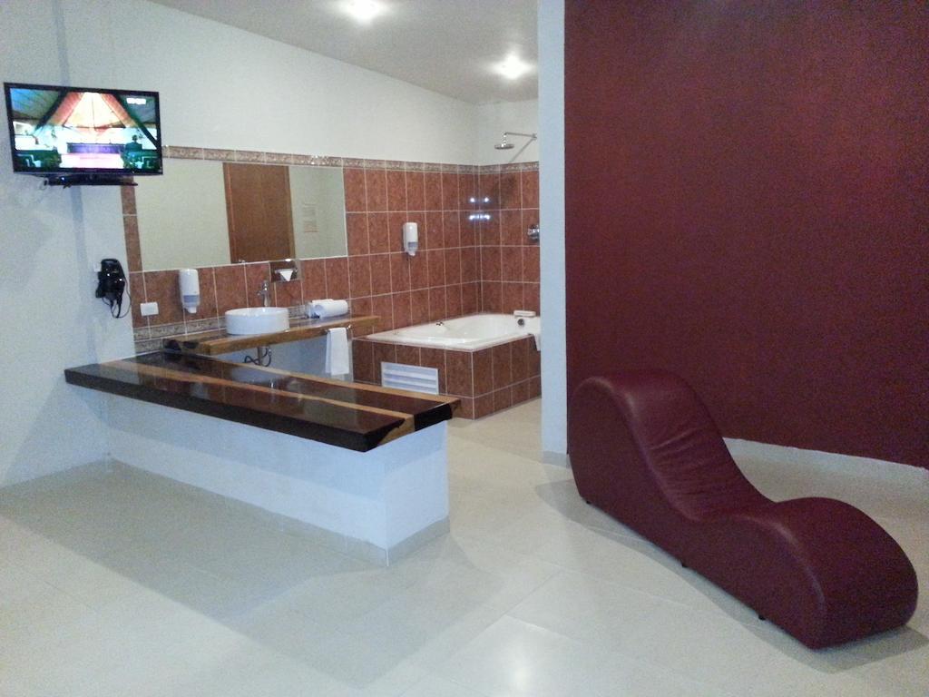 Auto Hotel Paraíso Inn Palenque Quarto foto